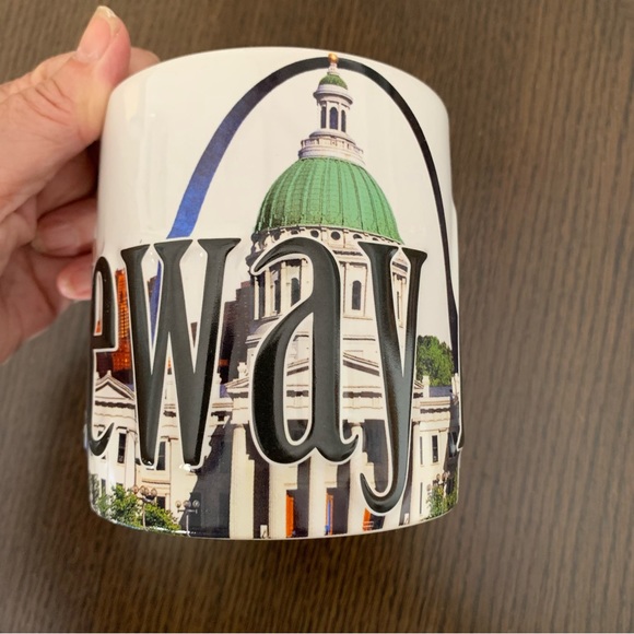 Americaware St. Louis Gateway Arch 3D Embossed Mug Cup - Picture 2 of 8